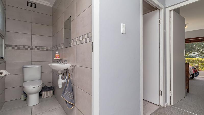 5 Bedroom Property for Sale in Hersham Western Cape